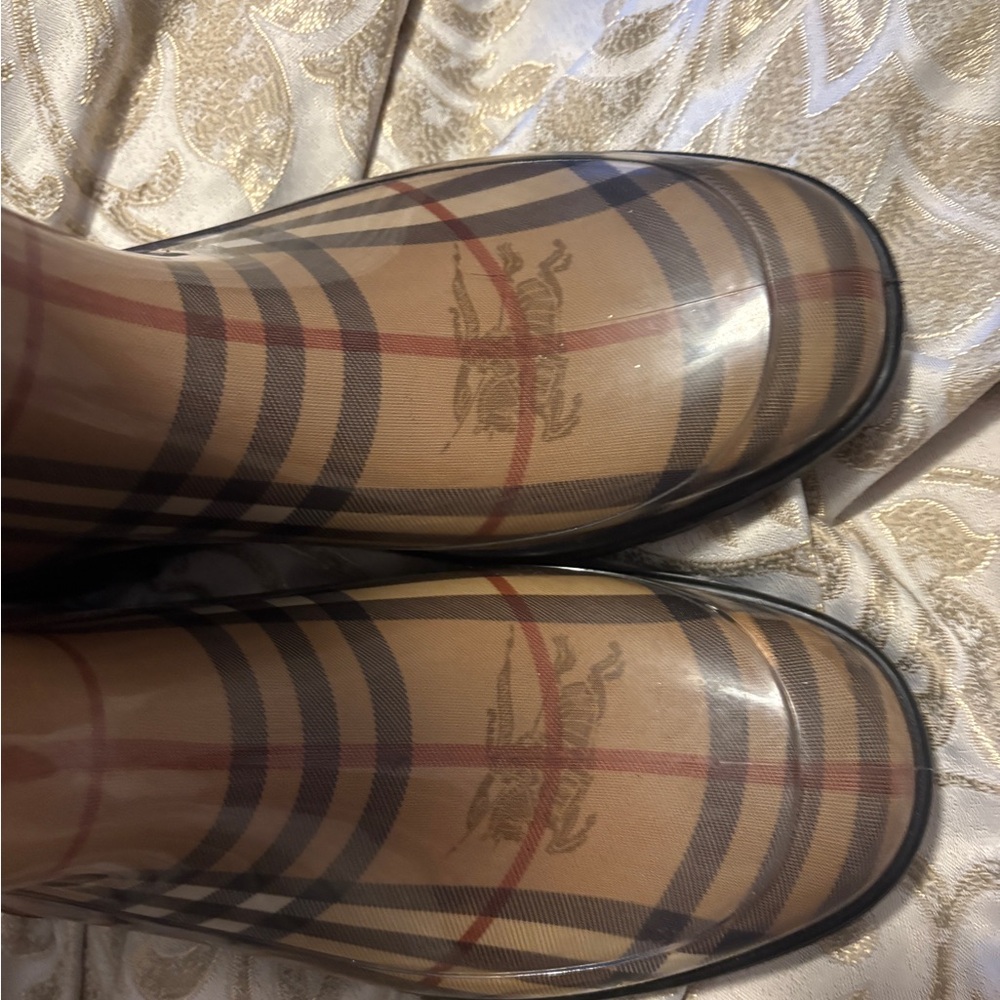Burberry rain boots - Picture 5 of 8